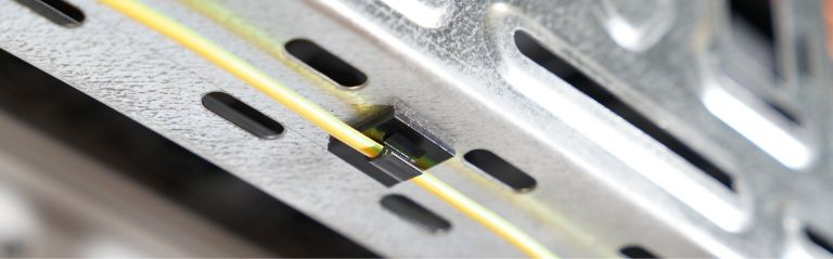 Magneettiset kiinnikkeet ja pidikkeet