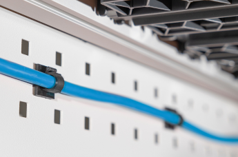 Magneettiset kiinnikkeet ja pidikkeet