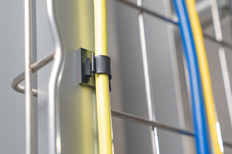 Magneettiset kaapelikiinnikkeet