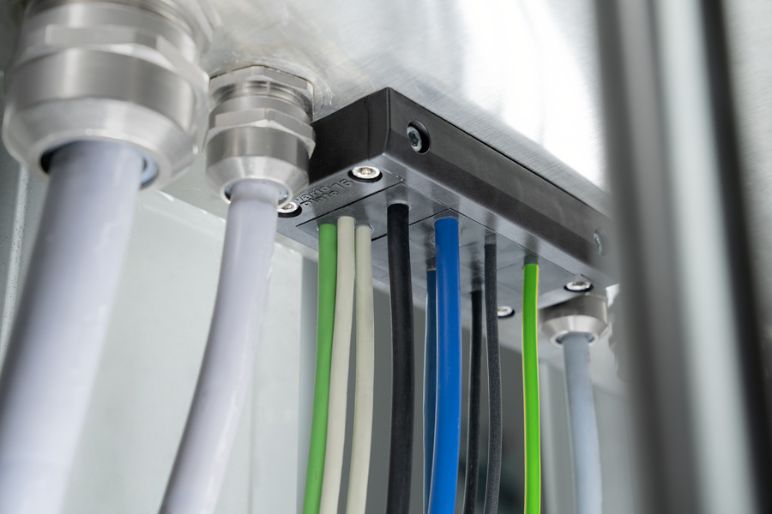 VarioPlate Kuinka reitittää kaapeleita ahtaissa tiloissa?