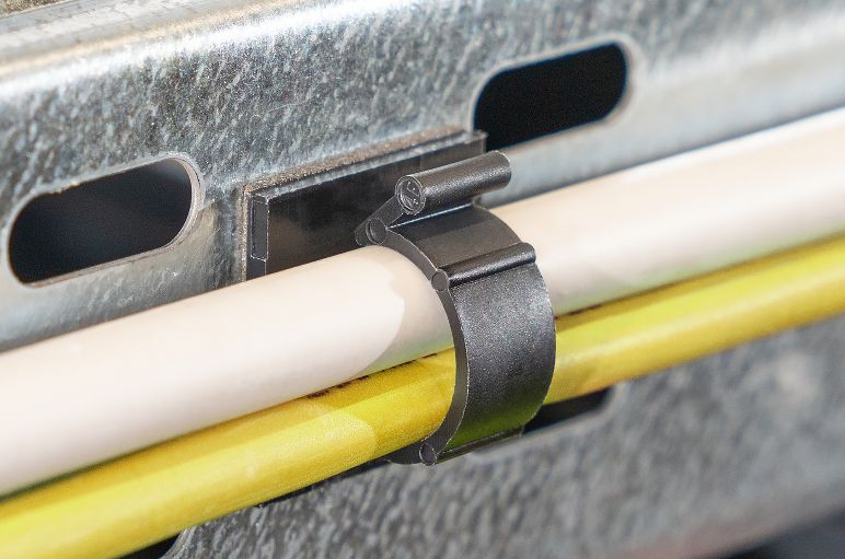 Magneettiset kaapelikiinnikkeet